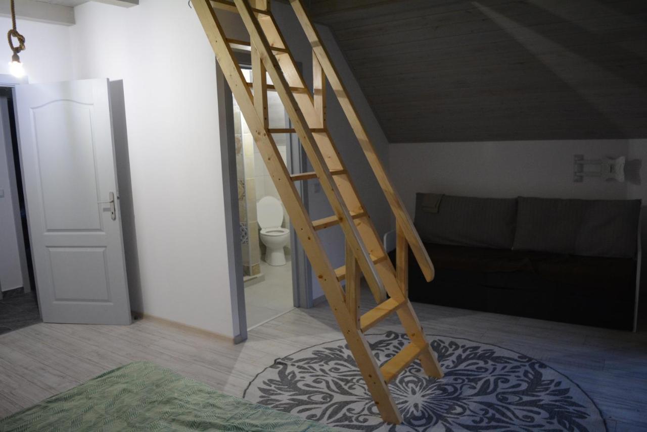 Cabana Din Padure Finis Exterior foto